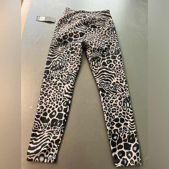 Bally total fitness leopard mash cinder size M. - Picture 3 of 5